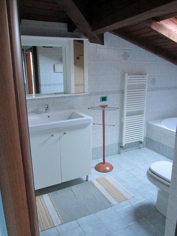 La Casa Del Borgo Bed & Breakfast Brissago-Valtravaglia Cameră foto