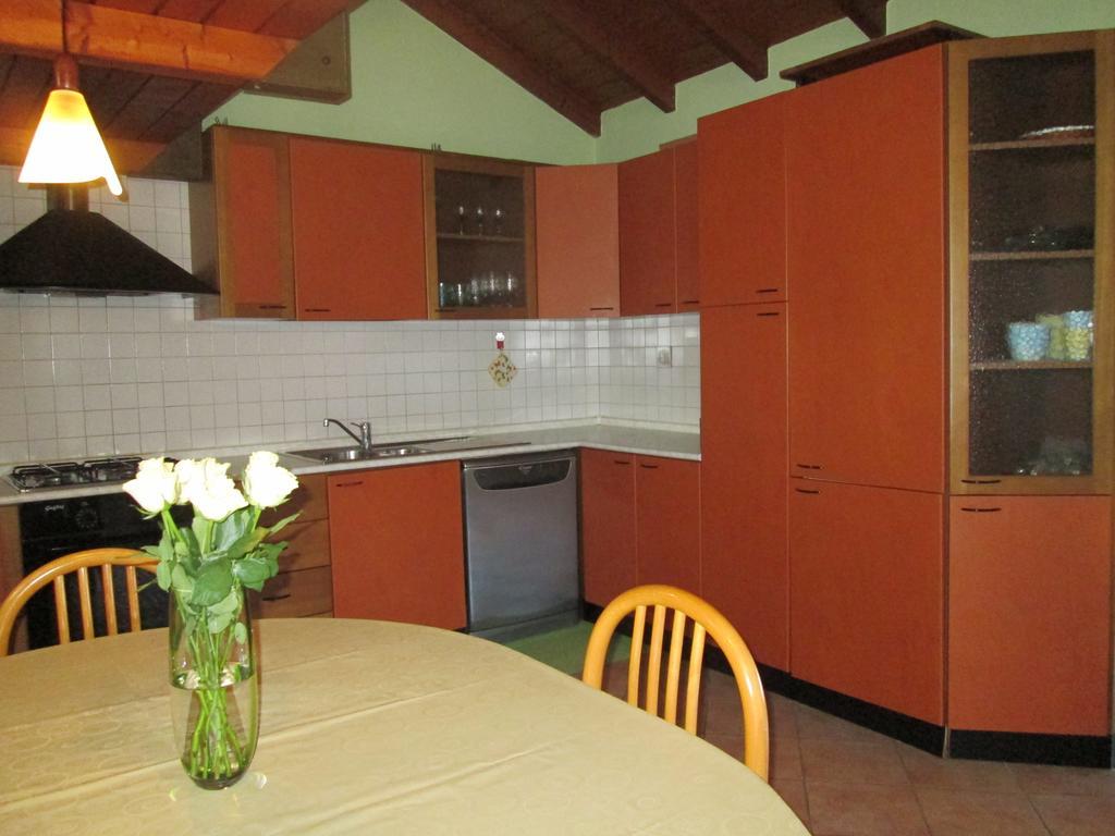 La Casa Del Borgo Bed & Breakfast Brissago-Valtravaglia Exterior foto