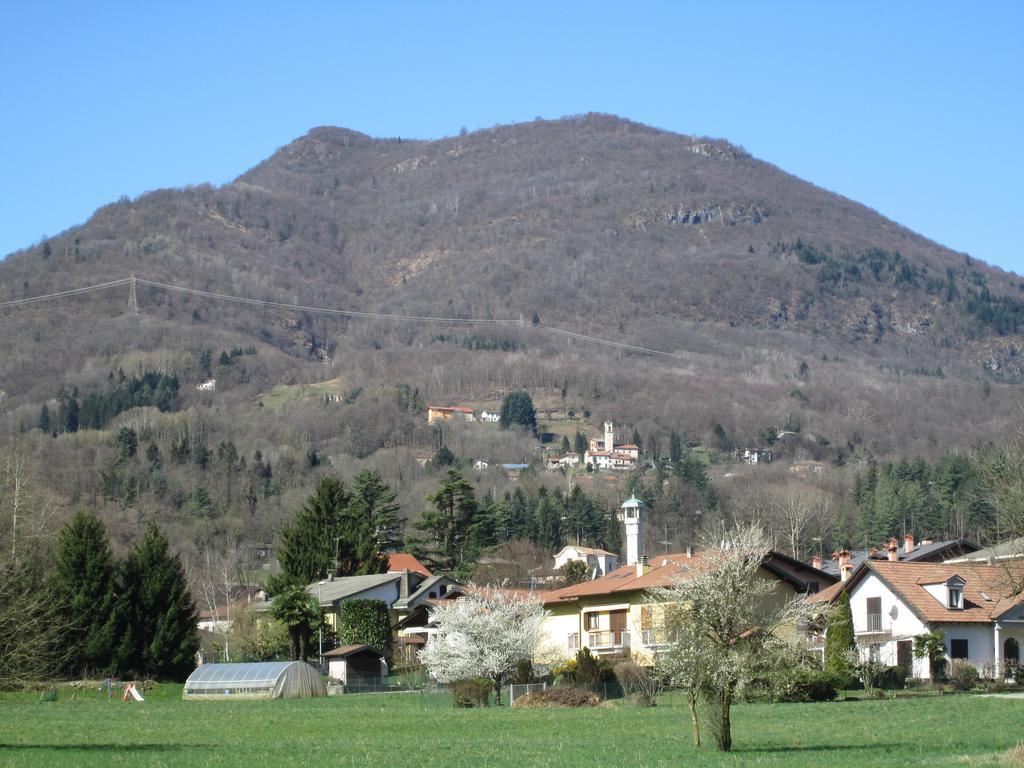 La Casa Del Borgo Bed & Breakfast Brissago-Valtravaglia Exterior foto